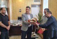تجلیل اعضای مؤسسه حامیان حیات پاک از فرماندار شهرستان اشکذر