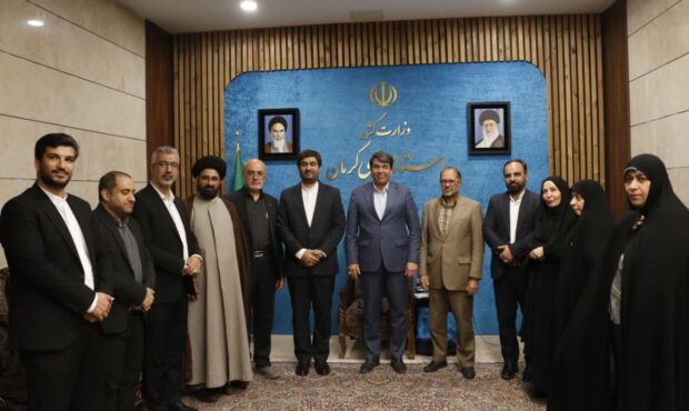 در دیدار شهردار و اعضای شورای اسلامی شهر یزد با استاندار کرمان عنوان شد: