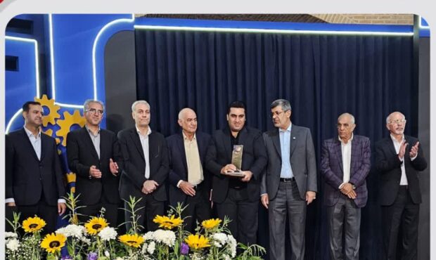 انتخاب شرکت‌ تعاونی تولیدی پیشگامان عصر ارتباطات به عنوان واحد نمونه صنعتی ۱۴۰۴ استان یزد