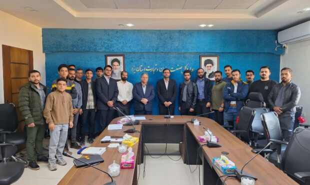 دانش و مهارت، محور جهش صنعتی یزد؛ نشست دانشجویان بسیجی با مدیرکل صمت استان یزد