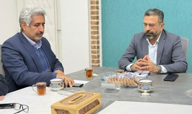 دیدار مدیر مخابرات منطقه یزد با فرماندار اشکذر با محوریت توسعه فیبر نوری