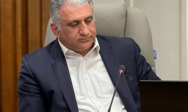انتقال دفاتر مرکزی شرکت‌های دولتی به استان، گامی ضروری برای جلوگیری از خروج سرمایه از یزد