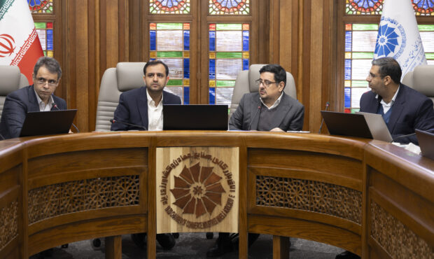در میز خدمت شماره ۱۶ اتاق بازرگانی یزد مشکلات بیش از ۳۵ شرکت بررسی شد