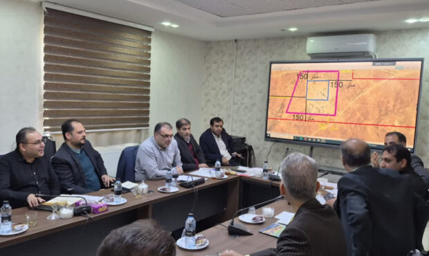 برگزاری میزخدمت معدن و صنایع معدنی با حضور مقامات وزارت صمت در یزد 