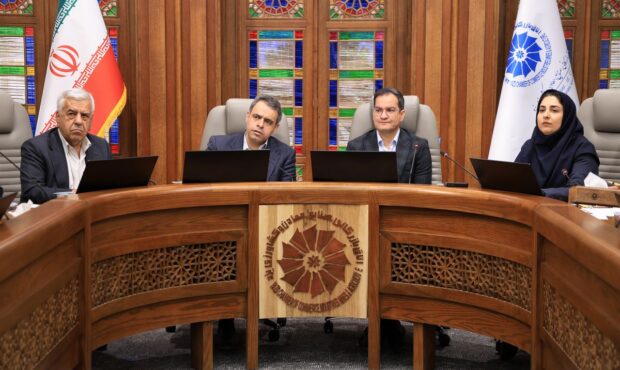 اگر پنجره واردات بدون انتقال ارز بسته شود، تولیدکنندگان دوباره گرفتار بروکراسی فرسایشی میشوند اگر پنجره واردات بدون انتقال ارز بسته شود، تولیدکنندگان دوباره گرفتار بروکراسی فرسایشی میشوند