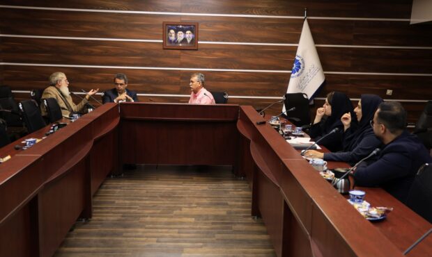 بررسی مشکلات گمرکی فعالان اقتصادی در سومین میز خدمت اتاق بازرگانی یزد