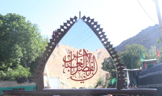 نخل یزد؛ همراهِ نمادین مراسم وداع با رهبر در میدان امام حسین(ع) تهران نخل یزد؛ همراهِ نمادین مراسم وداع با رهبر در میدان امام حسین(ع) تهران